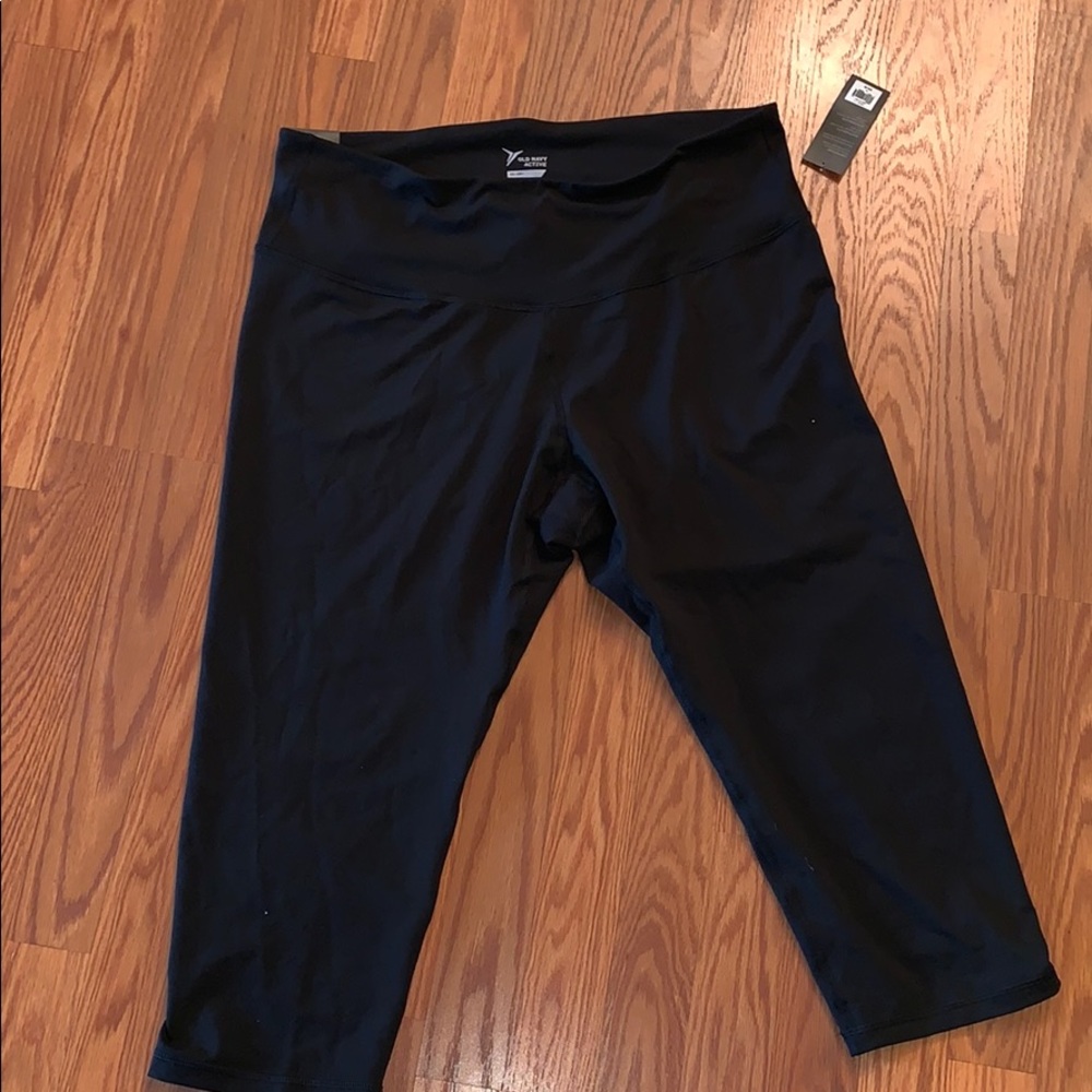 black cropped leggings